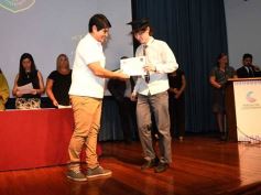 Foto de la galería: Segunda parte del encuentro y alegría que puso broche a la colación de los de 5to de la Madre de la Misericordia