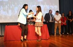 Foto de la galería: Segunda parte del encuentro y alegría que puso broche a la colación de los de 5to de la Madre de la Misericordia