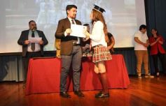 Foto de la galería: Segunda parte del encuentro y alegría que puso broche a la colación de los de 5to de la Madre de la Misericordia