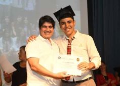 Foto de la galería: Segunda parte del encuentro y alegría que puso broche a la colación de los de 5to de la Madre de la Misericordia