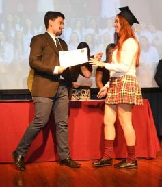 Foto de la galería: Segunda parte del encuentro y alegría que puso broche a la colación de los de 5to de la Madre de la Misericordia