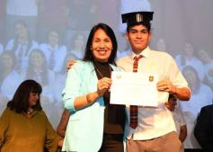 Foto de la galería: Segunda parte del encuentro y alegría que puso broche a la colación de los de 5to de la Madre de la Misericordia