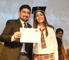 Foto de la galería: Segunda parte del encuentro y alegría que puso broche a la colación de los de 5to de la Madre de la Misericordia