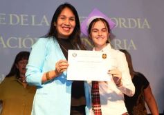 Foto de la galería: Segunda parte del encuentro y alegría que puso broche a la colación de los de 5to de la Madre de la Misericordia