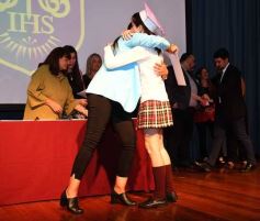 Foto de la galería: Segunda parte del encuentro y alegría que puso broche a la colación de los de 5to de la Madre de la Misericordia