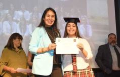 Foto de la galería: Segunda parte del encuentro y alegría que puso broche a la colación de los de 5to de la Madre de la Misericordia