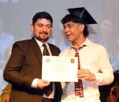 Foto de la galería: Segunda parte del encuentro y alegría que puso broche a la colación de los de 5to de la Madre de la Misericordia