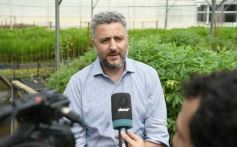 Foto de la galería: Junto a Canal 12, visita a la Biofábrica, entrevistas, recorrido por el laboratorio y producción 