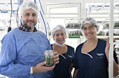 Foto de la galería: Junto a Canal 12, visita a la Biofábrica, entrevistas, recorrido por el laboratorio y producción 