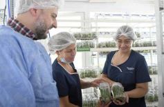 Foto de la galería: Junto a Canal 12, visita a la Biofábrica, entrevistas, recorrido por el laboratorio y producción 