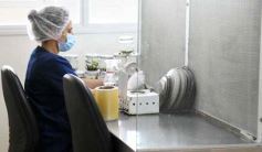 Foto de la galería: Junto a Canal 12, visita a la Biofábrica, entrevistas, recorrido por el laboratorio y producción 