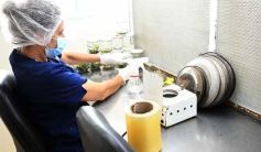 Foto de la galería: Junto a Canal 12, visita a la Biofábrica, entrevistas, recorrido por el laboratorio y producción 