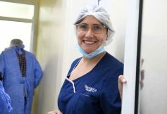 Foto de la galería: Junto a Canal 12, visita a la Biofábrica, entrevistas, recorrido por el laboratorio y producción 