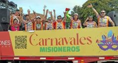 Foto de la galería: A puro color, ritmo y fiesta, los Carnavales Misioneros 2025 vivieron su lanzamiento oficial en Posadas