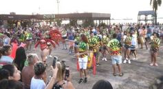 Foto de la galería: A puro color, ritmo y fiesta, los Carnavales Misioneros 2025 vivieron su lanzamiento oficial en Posadas