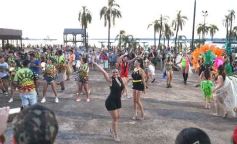 Foto de la galería: A puro color, ritmo y fiesta, los Carnavales Misioneros 2025 vivieron su lanzamiento oficial en Posadas