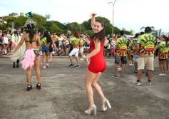 Foto de la galería: A puro color, ritmo y fiesta, los Carnavales Misioneros 2025 vivieron su lanzamiento oficial en Posadas