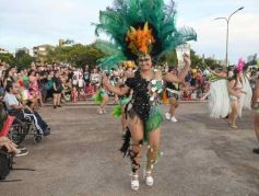 Foto de la galería: A puro color, ritmo y fiesta, los Carnavales Misioneros 2025 vivieron su lanzamiento oficial en Posadas