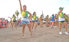 Foto de la galería: A puro color, ritmo y fiesta, los Carnavales Misioneros 2025 vivieron su lanzamiento oficial en Posadas