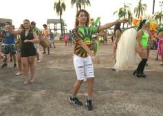 Foto de la galería: A puro color, ritmo y fiesta, los Carnavales Misioneros 2025 vivieron su lanzamiento oficial en Posadas