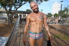 Foto de la galería:  El Brete balneario con el fresco del  río, la gente y mucho del color del verano posadeño