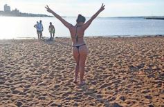 Foto de la galería:  El Brete balneario con el fresco del  río, la gente y mucho del color del verano posadeño