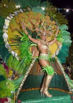 Foto de la galería: San Javier celebró el inicio de los Carnavales Misioneros con una noche de música y tradición