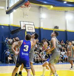 Foto de la galería: Mitre y Capri animaron la noche de básquet en la previa del arranque de la Liga Federal