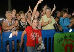 Foto de la galería: Itaembé Miní fue parte de la fiesta popular y expresiones de alegria con la última noche de carnaval en la ciudad