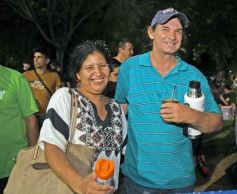 Foto de la galería: Itaembé Miní fue parte de la fiesta popular y expresiones de alegria con la última noche de carnaval en la ciudad