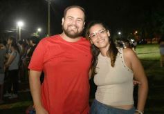 Foto de la galería: Itaembé Miní fue parte de la fiesta popular y expresiones de alegria con la última noche de carnaval en la ciudad