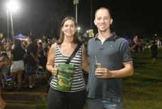 Foto de la galería: Itaembé Miní fue parte de la fiesta popular y expresiones de alegria con la última noche de carnaval en la ciudad