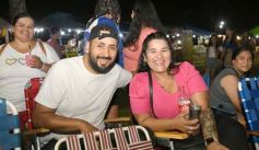 Foto de la galería: Itaembé Miní fue parte de la fiesta popular y expresiones de alegria con la última noche de carnaval en la ciudad