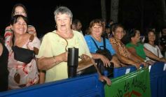 Foto de la galería: Itaembé Miní fue parte de la fiesta popular y expresiones de alegria con la última noche de carnaval en la ciudad