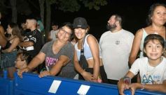 Foto de la galería: Itaembé Miní fue parte de la fiesta popular y expresiones de alegria con la última noche de carnaval en la ciudad