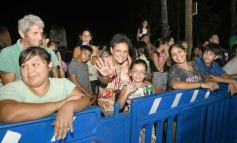 Foto de la galería: Itaembé Miní fue parte de la fiesta popular y expresiones de alegria con la última noche de carnaval en la ciudad