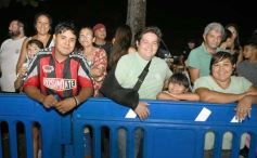 Foto de la galería: Itaembé Miní fue parte de la fiesta popular y expresiones de alegria con la última noche de carnaval en la ciudad