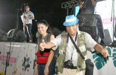 Foto de la galería: Itaembé Miní fue parte de la fiesta popular y expresiones de alegria con la última noche de carnaval en la ciudad