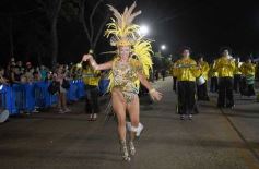 Foto de la galería: Itaembé Miní fue parte de la fiesta popular y expresiones de alegria con la última noche de carnaval en la ciudad