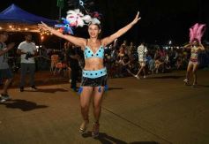 Foto de la galería: Itaembé Miní fue parte de la fiesta popular y expresiones de alegria con la última noche de carnaval en la ciudad