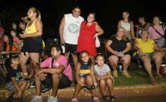 Foto de la galería: Itaembé Miní fue parte de la fiesta popular y expresiones de alegria con la última noche de carnaval en la ciudad