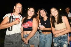 Foto de la galería: Itaembé Miní fue parte de la fiesta popular y expresiones de alegria con la última noche de carnaval en la ciudad