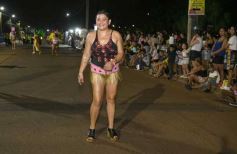 Foto de la galería: Itaembé Miní fue parte de la fiesta popular y expresiones de alegria con la última noche de carnaval en la ciudad