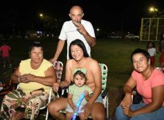 Foto de la galería: Itaembé Miní fue parte de la fiesta popular y expresiones de alegria con la última noche de carnaval en la ciudad