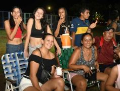 Foto de la galería: Itaembé Miní fue parte de la fiesta popular y expresiones de alegria con la última noche de carnaval en la ciudad