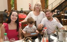 Foto de la galería: Delia Argentina Grondona recibió sus 90 años con un gran encuentro familiar en Don Fulgencio