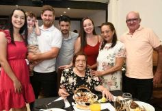 Foto de la galería: Delia Argentina Grondona recibió sus 90 años con un gran encuentro familiar en Don Fulgencio