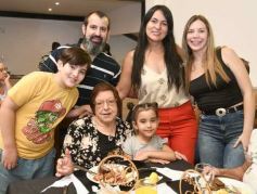 Foto de la galería: Delia Argentina Grondona recibió sus 90 años con un gran encuentro familiar en Don Fulgencio