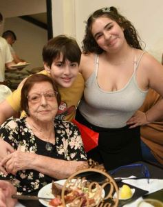 Foto de la galería: Delia Argentina Grondona recibió sus 90 años con un gran encuentro familiar en Don Fulgencio