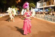 Foto de la galería: San Ignacio vivió la última noche de brillo, show y encuentro en lo que fue el cierre de los Carnavales Misioneros 2025